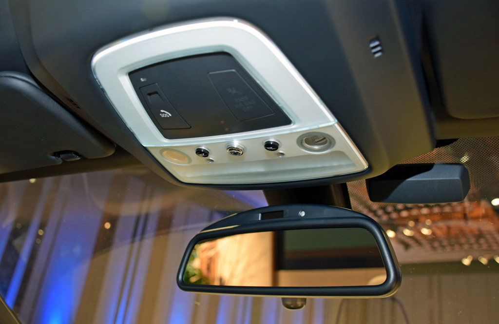 ルームランプ（ブラック・バッジモデル）