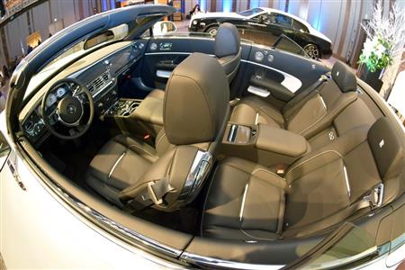 ダークな雰囲気を演出しているブラック・バッジモデル