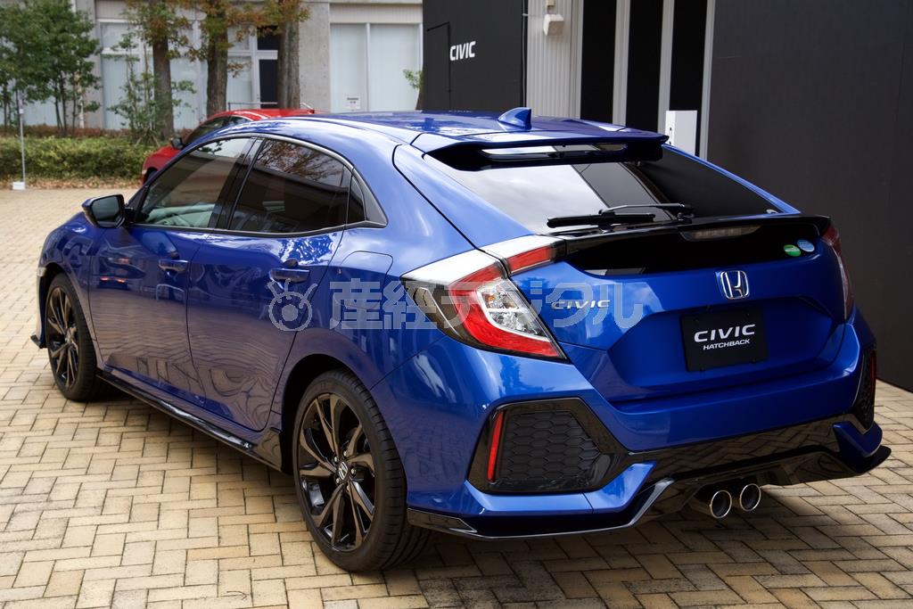 リアハッチはかなり寝かされていることがわかる。ホンダ・シビックハッチバック