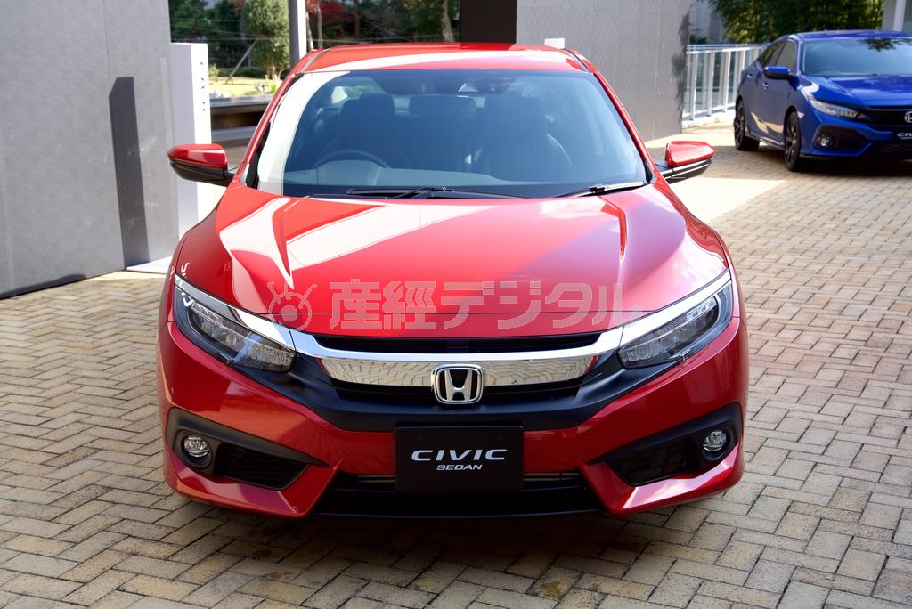 最近のホンダ顔を踏襲したフロントマスク。ホンダ・シビックセダン