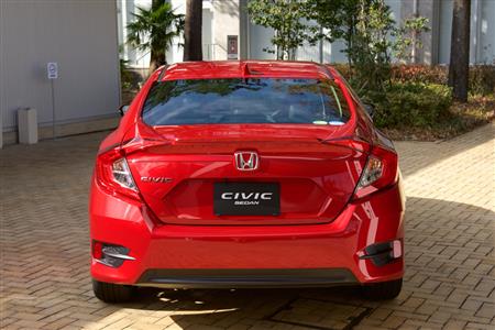 試乗インプレ 可愛かったあの子が 大人 に成長して７年ぶりに凱旋帰国 ホンダ シビック 1 5ページ Sankeibiz サンケイビズ 自分を磨く経済情報サイト