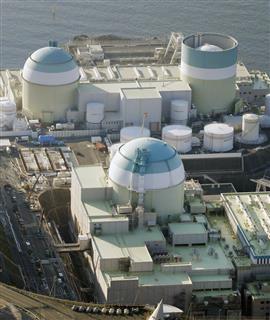 四国電力伊方原発。(右上から反時計回りに)1号機、2号機、3号機=愛媛県伊方町 四国電力伊方原発。(右上から反時計回りに)1号機、2号機、3号機=愛媛県伊方町