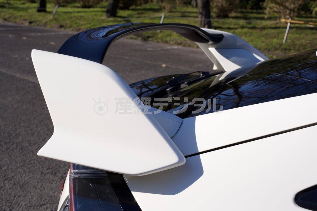 リアウイング、デカいです。ホンダ・シビックＴＹＰＥＲ