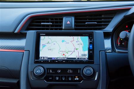 いまどきのナビとしてはちょっと画面小さいかも。ホンダ・シビックＴＹＰＥＲ