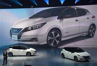 日産自動車の電気自動車「リーフ」の新型モデル＝９月６日、千葉市美浜区