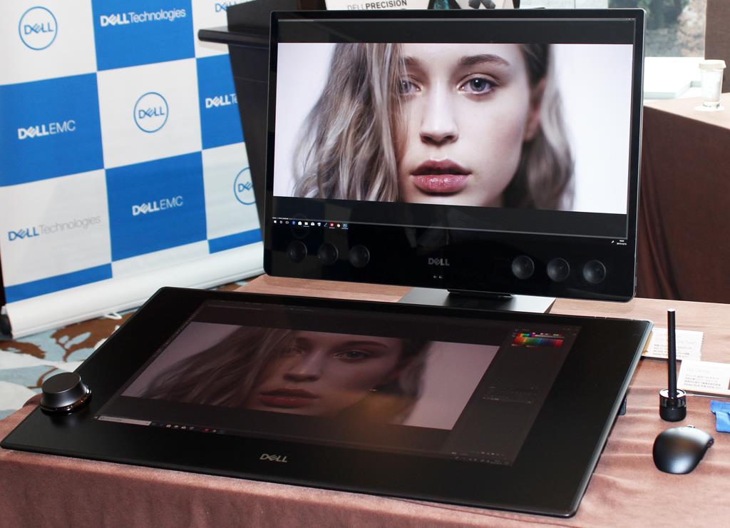 27型ワークスペースデバイス「Dell Canvas」（手前）