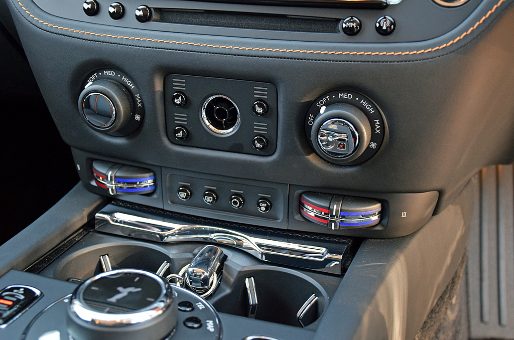 エアコンの操作スイッチ