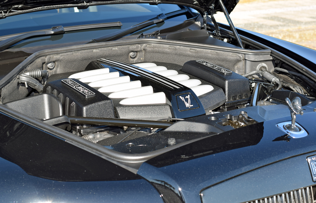 ６．６リッターＶ１２ターボエンジン