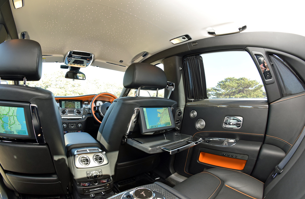 広大なリヤスペース。これが最上位モデルの「ファントム」だと一体どうなるのか…