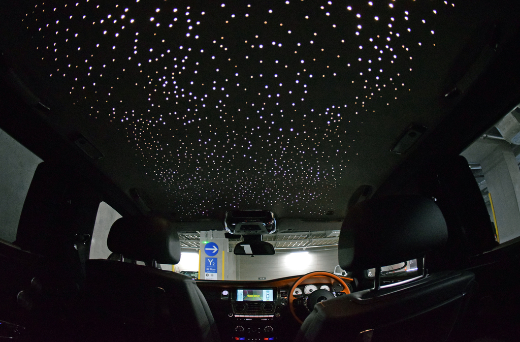 頭上に広がる満天の星空「スターライト・ヘッドライナー」