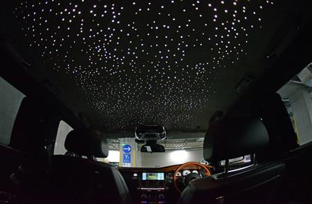 頭上に広がる満天の星空「スターライト・ヘッドライナー」