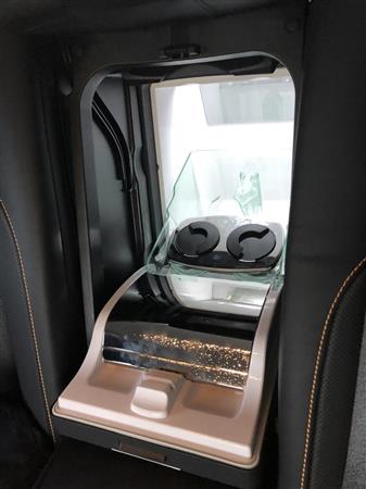 ゴーストの冷蔵庫（小島純一撮影）＝アイフォーンＸで撮影