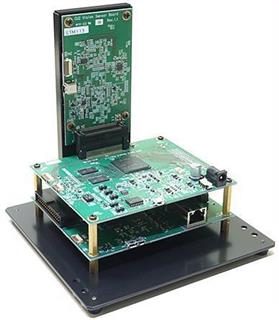 東大発ベンチャー、エクスビジョンが開発した毎秒１０００枚の高速画像処理ができる組み込み用の基板（ＮＥＤＯ提供）