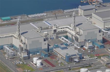 新潟県の東京電力柏崎刈羽原発の６号機（右）と７号機
