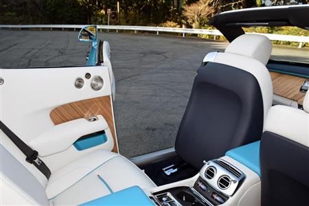 これだけ広ければ後席からの乗り降りも楽ちん