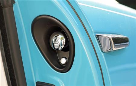 ドアを開けたら…なんだコレは？答えは次の写真でどうぞ