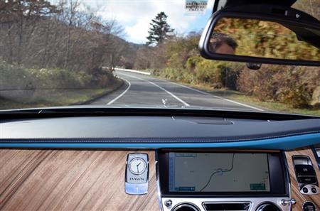 人気ドライブスポットの箱根ターンパイクを行く