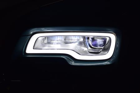 ロールス・ロイス「ドーン」のＬＥＤヘッドライト