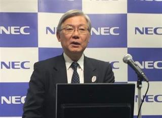 買収について説明するＮＥＣの新野隆社長＝９日、東京都千代田区