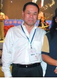 騒動の渦中にあるはれのひ・篠崎洋一郎社長（中国のブライダル情報サイトから）