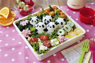 アーネストの「パンダおにぎりベビー」を使ったお弁当 アーネストの「パンダおにぎりベビー」を使ったお弁当
