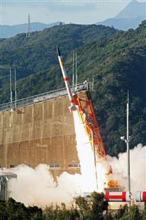 失敗した１月の小型ロケット「ＳＳ５２０」の打ち上げ。飛行中に地上にデータを送れなくなった＝鹿児島県肝付町の内之浦宇宙空間観測所（ＪＡＸＡ提供）