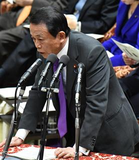 衆院予算委員会で、平成３０年度予算案について、立憲民主党の青柳陽一郎氏の質問に答弁する麻生太郎副総理兼財務相＝５日午前、国会・衆院第１委員室（斎藤良雄撮影）