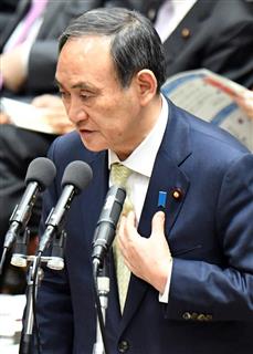 菅義偉官房長官=6日午後、国会・衆院第1委員室(斎藤良雄撮影) 菅義偉官房長官=6日午後、国会・衆院第1委員室(斎藤良雄撮影)