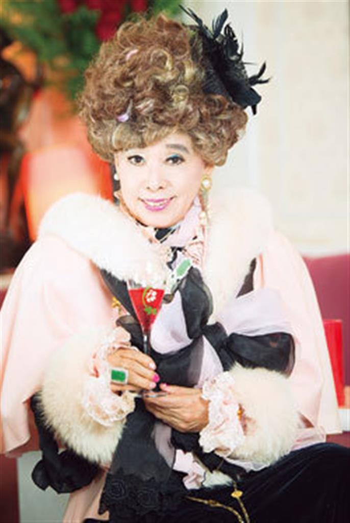 田村順子●1941年、東京・西巣鴨生まれ。東洋女子学園高等部卒業。山口洋子が経営する銀座クラブ「姫」にホステスとして勤務。66年、独立し「クラブ順子」開店。政・財・芸能など各界に幅広い人脈を持つ（PRESIDENT Onlineより）