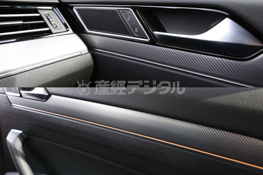 インナードアハンドルの前にスピーカーグリル。（上）ドア内張りにはオレンジ系のイルミネーションモール。控えめの照度だから、夜間走行の邪魔にならず、キャビンの雰囲気を上品にアップさせてくれる。（下）ＶＷ・アルテオン