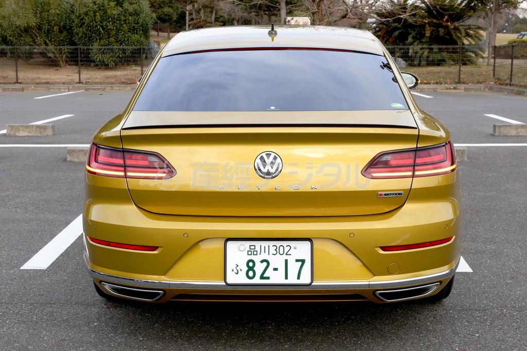 他のＶＷ車と違い、曲線の印象が強く残る。ＶＷ・アルテオン