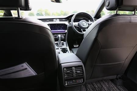 後席からの眺め。ＶＷ・アルテオン