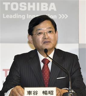記者会見する東芝の車谷暢昭新会長＝１４日午後、東京都港区
