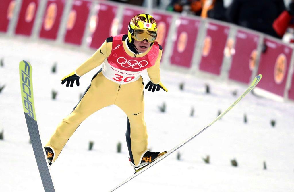 スキージャンプ・男子個人ノーマルヒルで２１位に終わった葛西紀明。強風と寒さに思わず悲鳴を上げた＝１０日、韓国・平昌のアルペンシア・ジャンプセンター