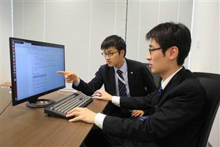 ブリヂストンでデータ分析を行うデータサイエンティスト＝東京都中央区（同社提供）