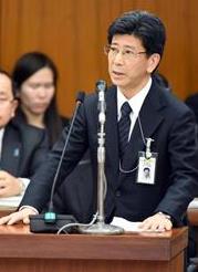 佐川宣寿国税庁長官＝国会・衆院第１５委員室（酒巻俊介撮影）