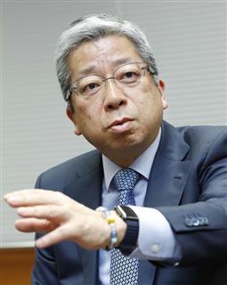 インタビューに答える日本郵便の横山邦男社長 インタビューに答える日本郵便の横山邦男社長