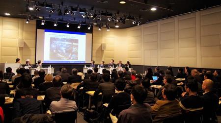 高松市のスマートシティ構想を紹介する「スマートシティたかまつシンポジウム２０１８」には、多くの市民が参加した