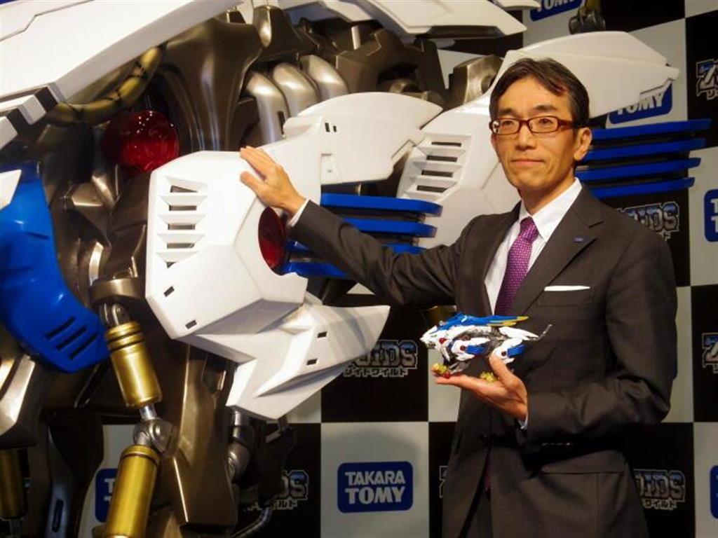 新しい「ゾイドワイルド」を持つタカラトミーの小島一洋社長