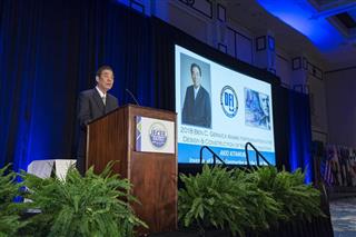 日本人初となったベン・Ｃ・ガーウィック賞受賞の喜びを語る北村精男氏＝米フロリダ州オーランド