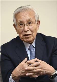 インタビューに答える加藤隆俊元財務官