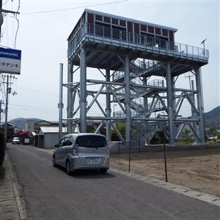 高知県内各地に建設が進む避難タワー。堤防強化と合わせて南海トラフ地震対策の要だ