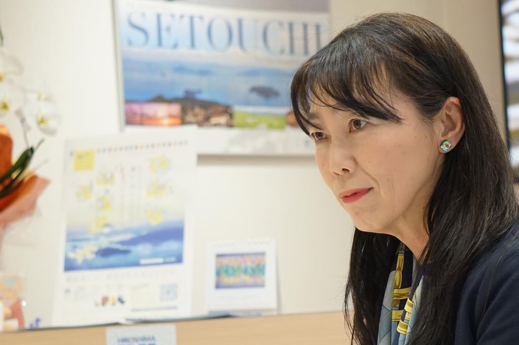 スタッフの堀泰子さん。瀬戸内エリアの観光振興に向けてさまざまな企画を検討中だ