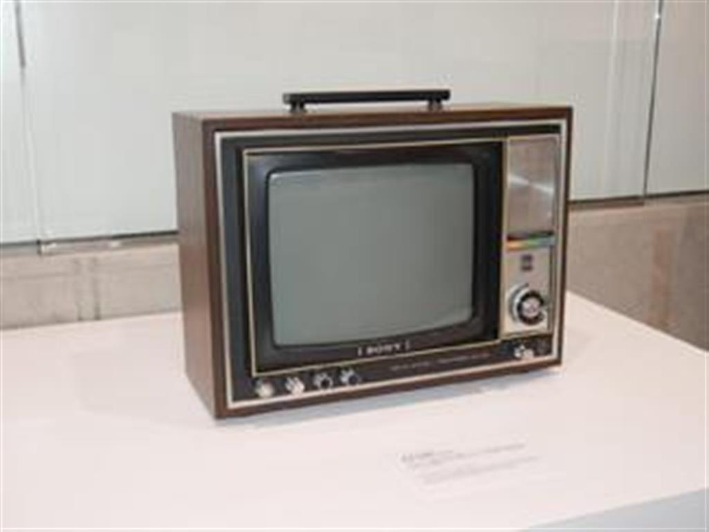 ソニーはトリニトロン方式のカラーテレビを独自に開発
