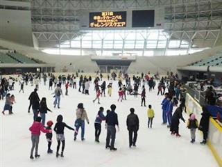 児童養護施設などの子供たち約２０００人を招き毎年開催される「未来っ子カーニバル」の様子。同施策は大阪府の後援事業に認定された