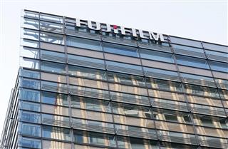 富士フイルムＨＤの本社が入るビル＝１４日午後、東京都港区