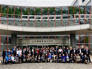 IWCのSAKE部門審査会に参加した審査員ら関係者=山形市 IWCのSAKE部門審査会に参加した審査員ら関係者=山形市