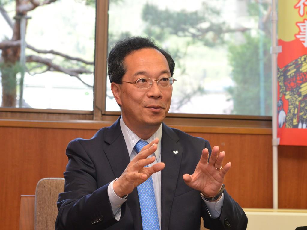 電子地域通貨に飛騨市の都竹淳也市長も関心を寄せる