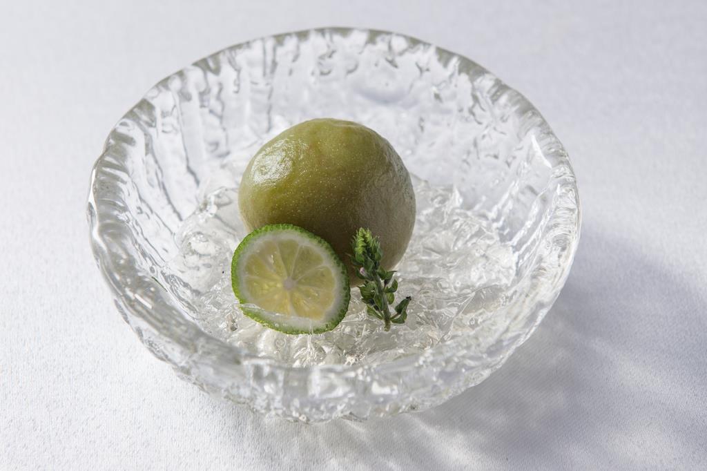 シェフが修行時代から毎年作っているデザート「爽口凍青梅」