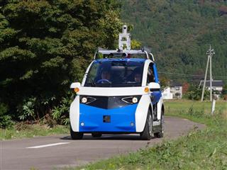 昨年10月に始まったパナソニックの自動運転EVの走行実験。中国では超小型EVの展開をめざす=福井県永平寺町 昨年10月に始まったパナソニックの自動運転EVの走行実験。中国では超小型EVの展開をめざす=福井県永平寺町